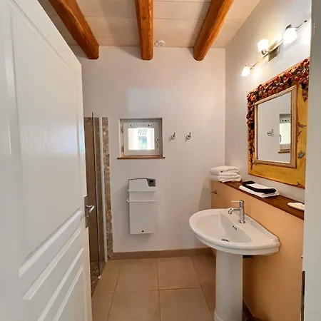 Le Clos Des Buis D'hotes Cote Cour