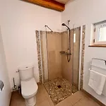 Le Clos Des Buis D'hôtes Côté Cour Bed and breakfast