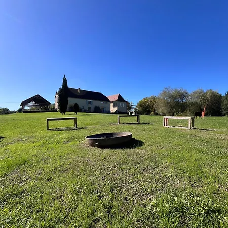 Bed and Breakfast Le Clos Des Buis D'hotes Cote Cour Cazals (Lot)