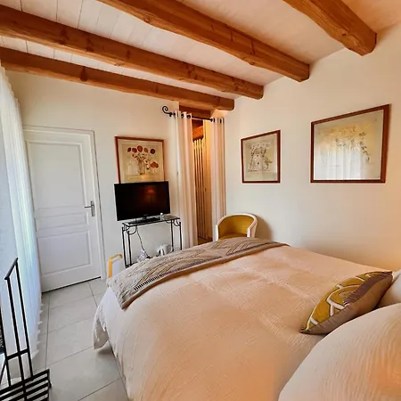 Le Clos Des Buis D'hotes Cote Cour Cazals (Lot)