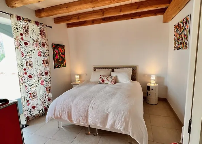 Le Clos Des Buis D'hotes Cote Cour