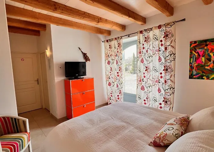 Le Clos Des Buis D'hotes Cote Cour Cazals (Lot)