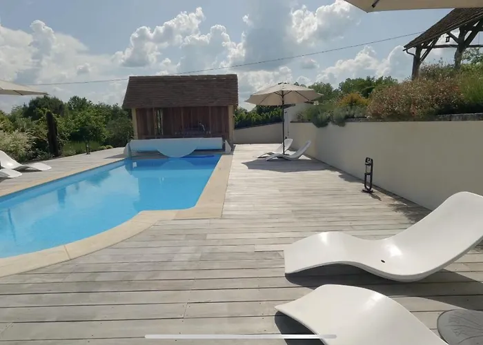 Le Clos Des Buis D'hotes Cote Cour Bed and Breakfast 3*