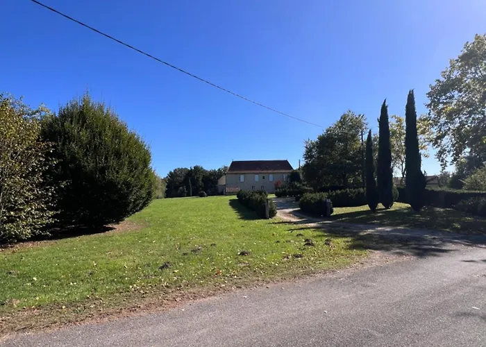 Bed and Breakfast Le Clos Des Buis D'hotes Cote Cour Cazals (Lot)